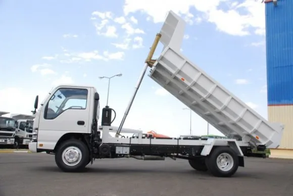 Эвакуатор Isuzu NPR90L