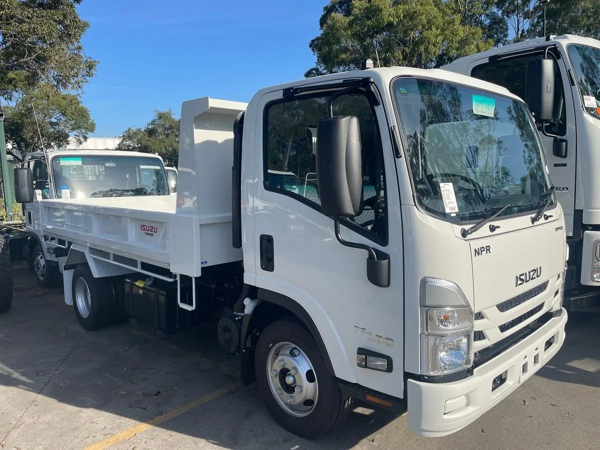 Эвакуатор Isuzu NPR75L