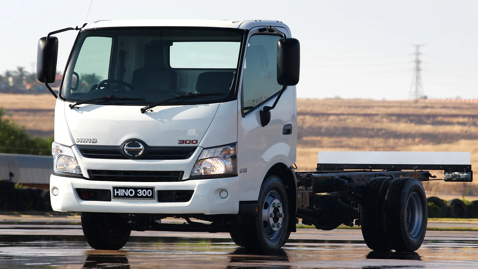 Эвакуатор Hino 300